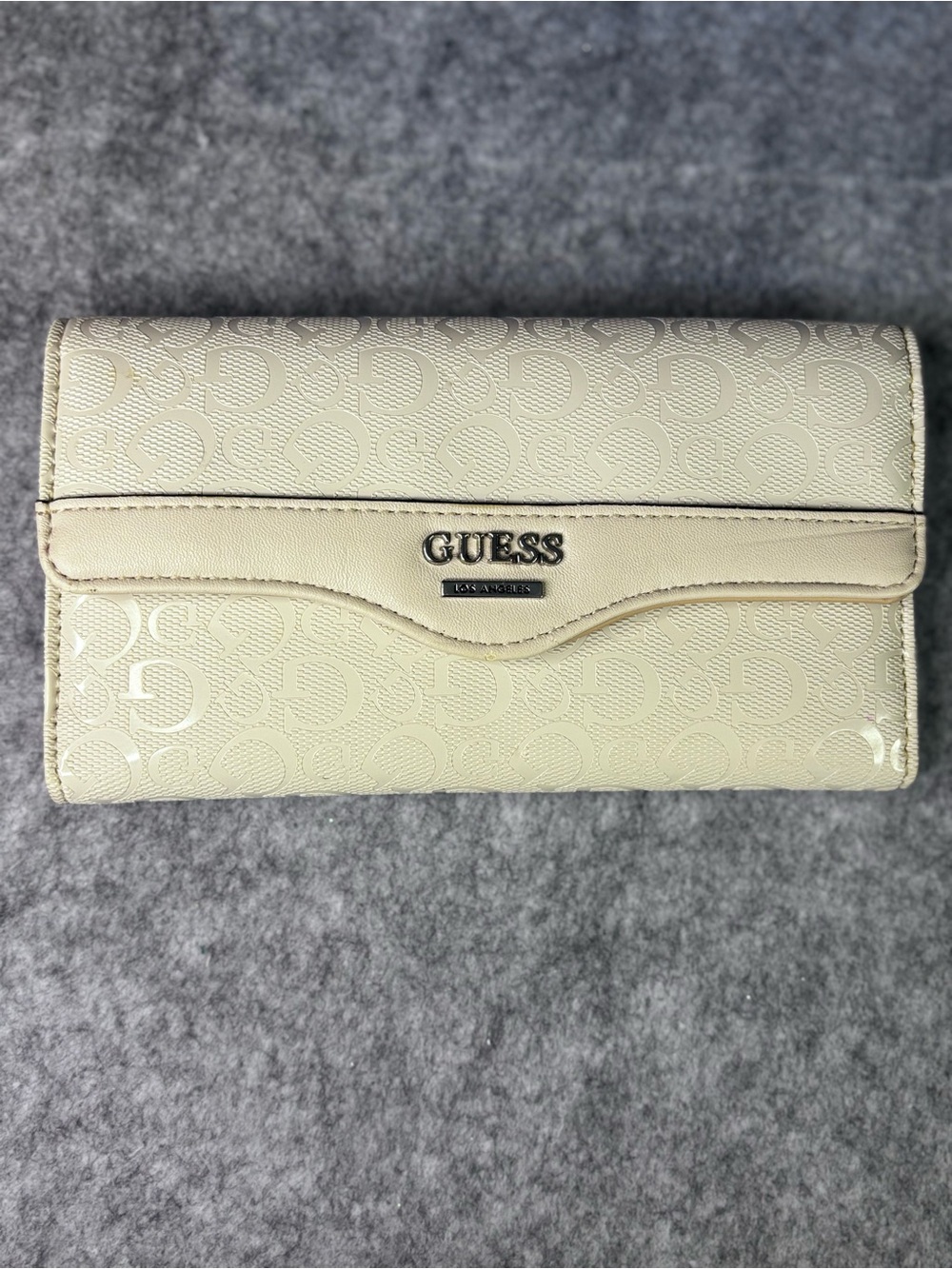 GUESS Cream Logo-Embossed Continental Wallet